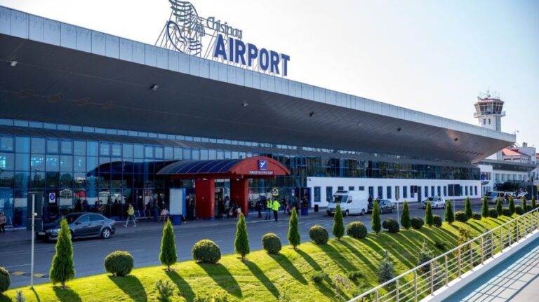 Aeroportul Chișinău a scos la licitație spații comerciale