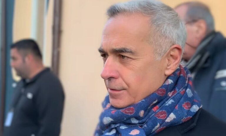 Călin Georgescu își depune candidatura la alegerile prezidențiale din România