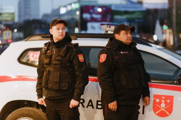 Șoferii pot fi opriți și de patrulele de carabinieri. Unul a fost deja prins fără permis de conducere