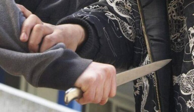 O femeie înjunghiată de 9 ori din gelozie. Detaliile crimei de la Criuleni