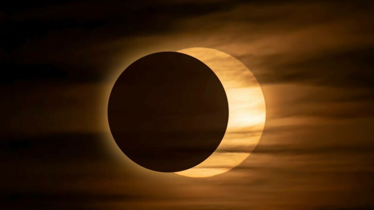 Eclipsa de Soare va fi vizibilă și în Republica Moldova