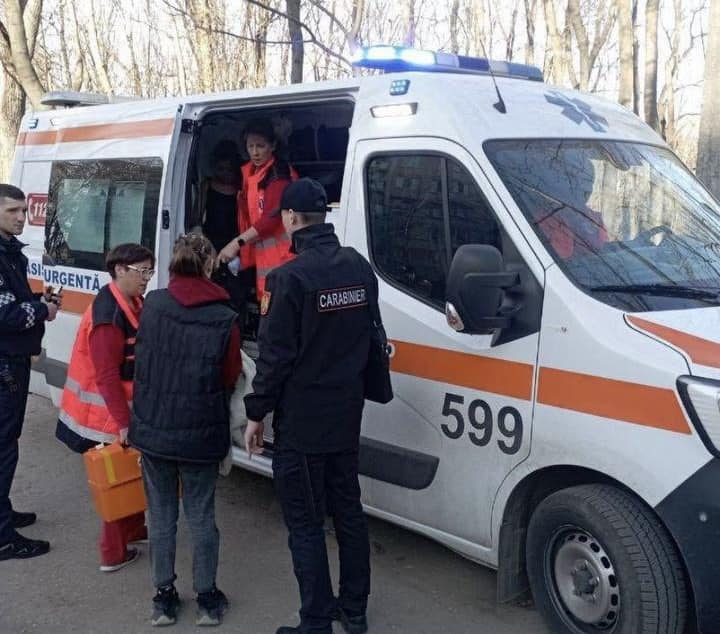 Două tinere de 17 și 18 ani depistate cu răni, într-o pădure din Bălți. Autoritățile vin cu detalii