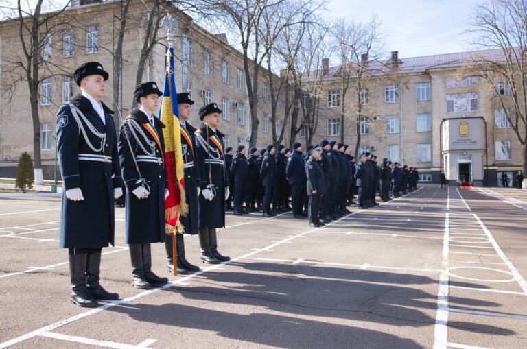 Angajament solemn: peste 240 de tineri s-au alăturat forțelor de ordine pentru a menține siguranța prin Jurământul de credință