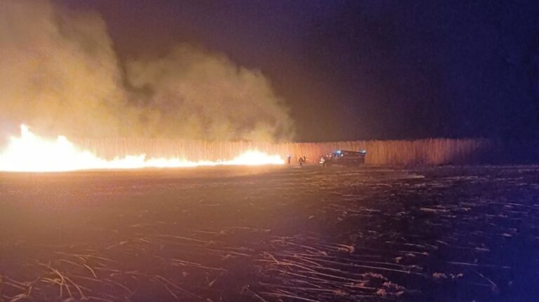 Incendiu puternic în Cahul! Pompierii au luptat peste 8 ore pentru a stinge flăcările
