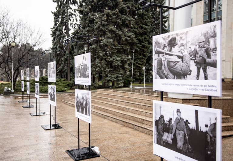 O lecție de istorie: Expoziția despre războiul de pe Nistru mai poate fi vizitată 3 zile