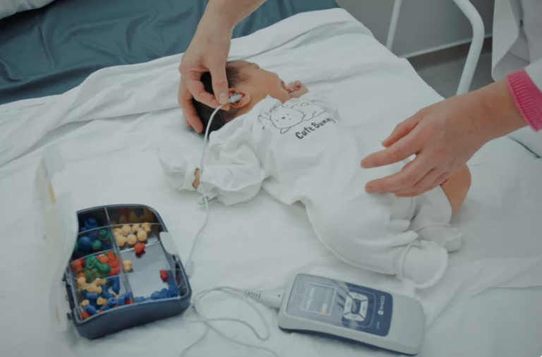 Screening audiologic pentru toți nou-născuții: măsură esențială pentru prevenirea surdității