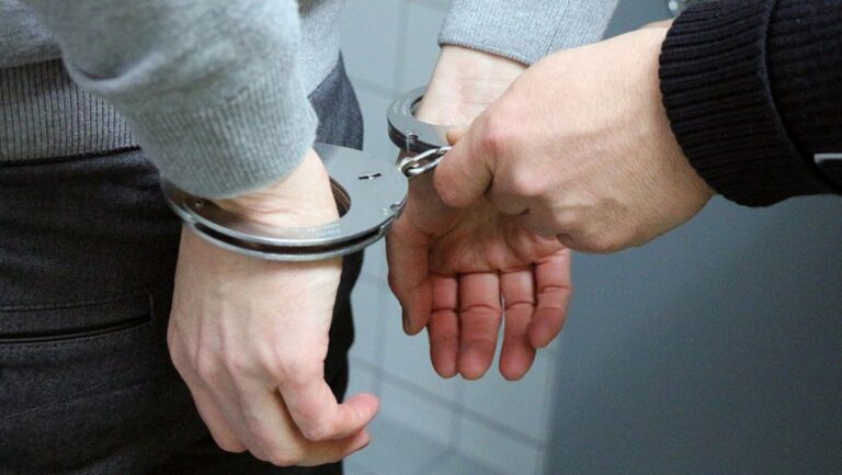 O minoră a fost violată în veceul unei autogări. Procuratura a anunțat sentința