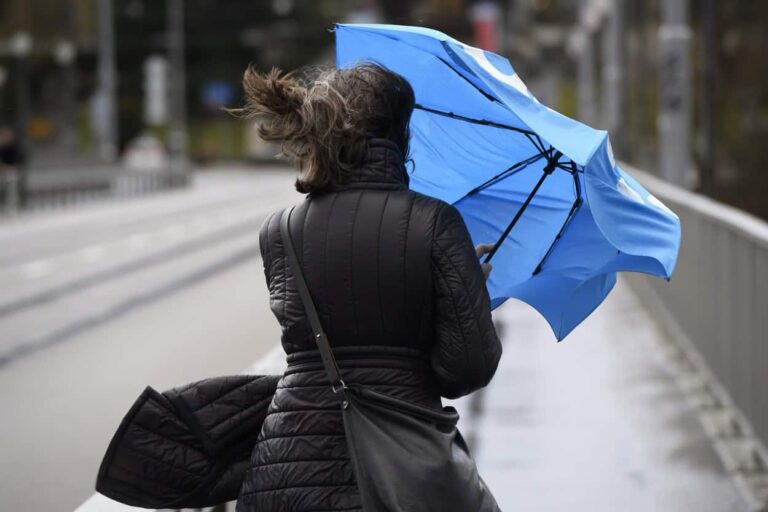 Avertizare meteo: Cod Galben de vânt puternic în Chișinău pe 13 martie