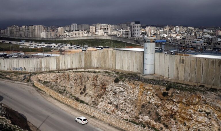 Israel își întărește securitatea: Barieră de 425 km la frontiera Israel-Iordania