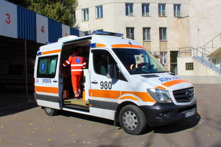 Sute de persoane au chemat ambulanța în ultimele trei zile