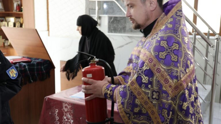 Pompierii verifică bisericile din toată țara. Anunțul făcut de IGSU