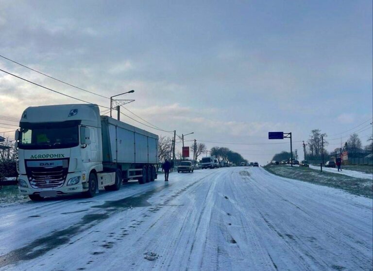 Circulația rutieră pe traseul M-5 a fost temporar blocată