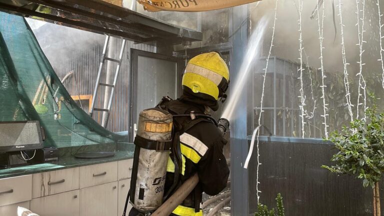 Incendiu într-un local de la Ciocana. Au intervenit 9 echipaje de salvatori