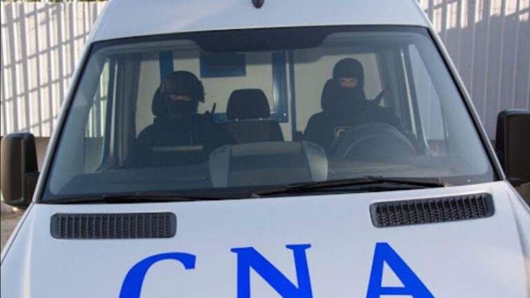 1.000 de euro pentru permis de conducere. Bărbatul din Hâncești reținut de CNA