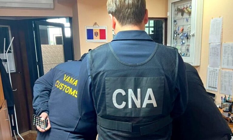 Șase vameși ai PTF Leușeni cercetați penal pentru o schemă de corupție cu ramificații adânci
