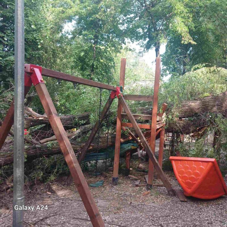 Codul galben a provocat pagube în centrul Chișinăului