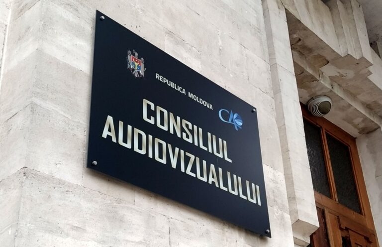 Un post de radio amendat cu 15.000 de lei de Consiliul Audiovizualului