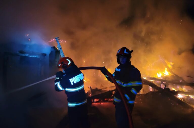 Un pensionar a decedat într-un incendiu, la Ungheni. Salvatorii au stabilit cauza preliminară