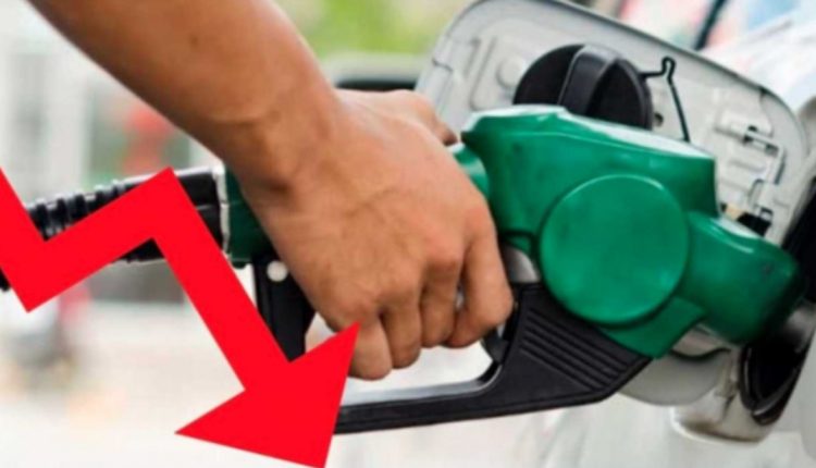 Benzina și motorina se ieftinesc în weekend! Ce preț a stabilit ANRE