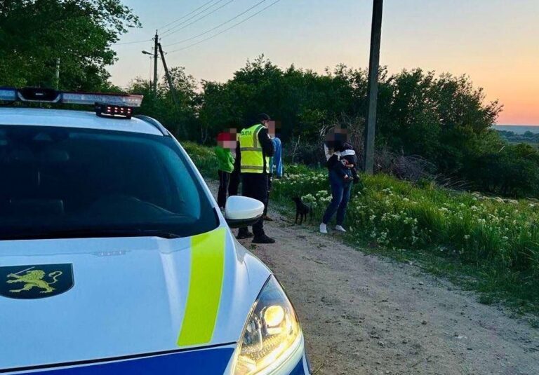 Copil de trei ani găsit în apropierea unui canal cu apă din Cantemir