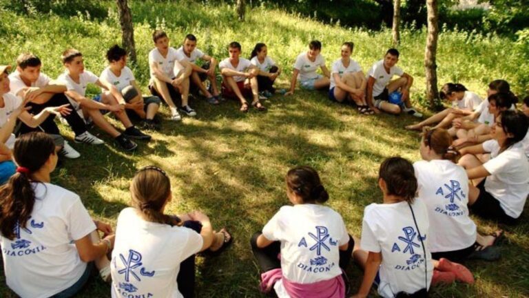 Peste 10.000 de elevi din capitală vor beneficia de odihnă activă pe timpul verii. Ofertele anunțate de primărie