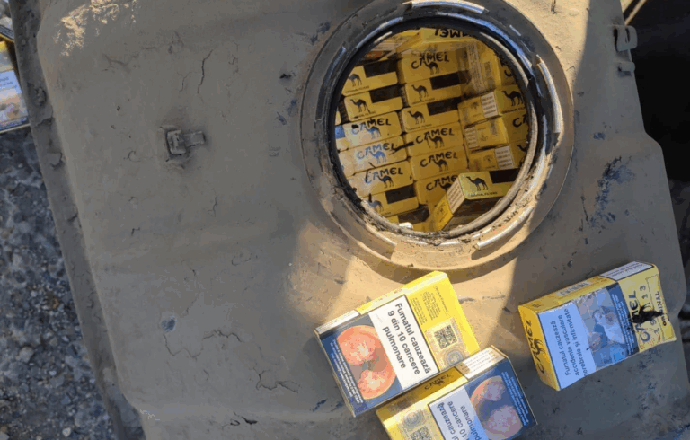 (video) Câinii poliției de frontieră au stricat planurile de contrabandă cu țigări, la Vama Cahul