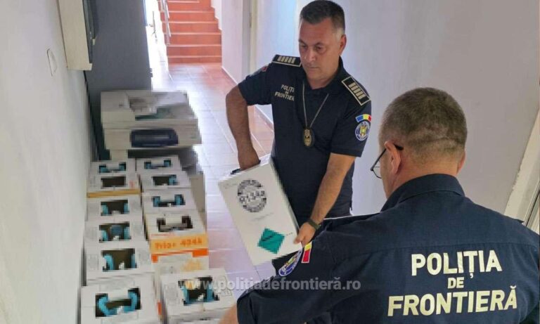 Zeci de butelii cu agent refrigerant descoperite într-un microbuz la Vama Oancea