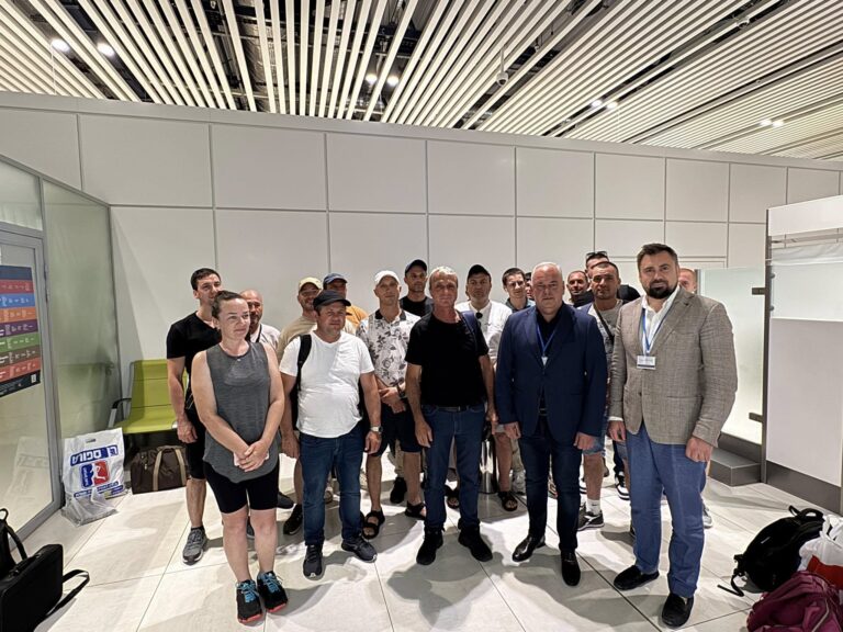 Zeci de moldoveni au fost evacuați din Israel