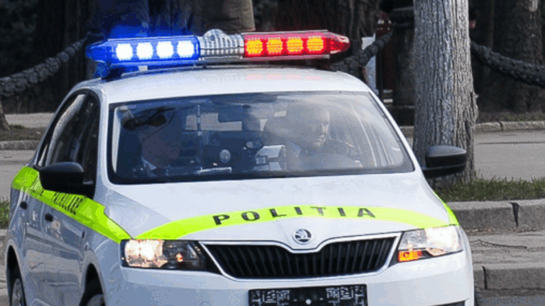 Percheziții în mai multe localități din țară. Polițiștii la poarta celor implicați în corupere electorală