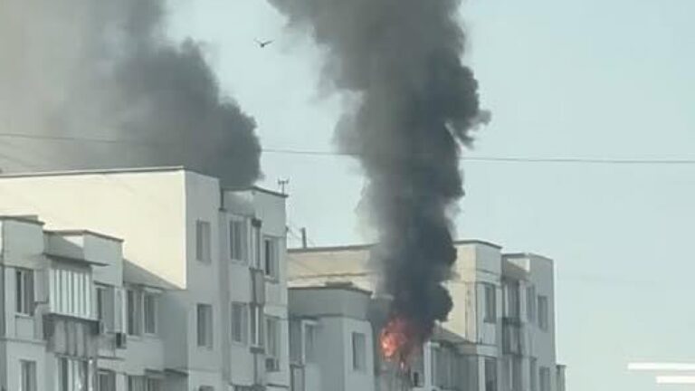 Apartament din sectorul Râșcani, în flăcări. Șase echipaje de pompieri au intervenit