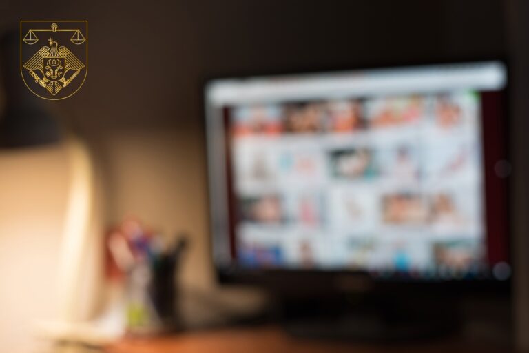 Bărbat din Cahul a distribuit peste 6.000 de poze și video cu pornografie infantilă. Ce au găsit procurorii