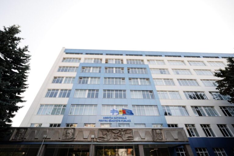 Numărul cazurilor de COVID-19 s-a dublat în ultima săptămână. Câte cazuri s-au înregistrat în ultimele șapte zile