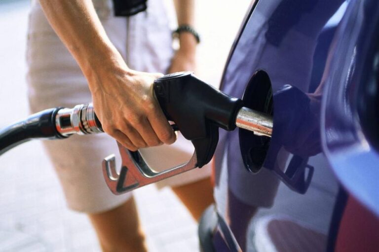 Prețuri mai mari la benzina și motorina pentru marți, 26 august