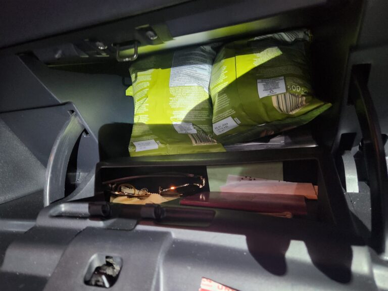 100 kg de fistic ascunse peste tot într-un Qashqai. Vameșii au dispus control minuțios