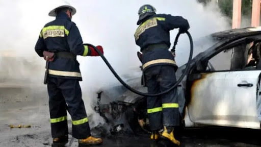 O mașină a ars ca o torță pe o stradă din Chișinău