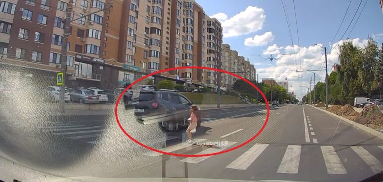 (video) Șoferul care a fost la un pas să lovească un copil pe trecerea de pietoni, a fost identificat