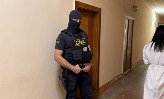 Percheziții matinale la Spitalul din Bălți. CNA a reținut câțiva angajați