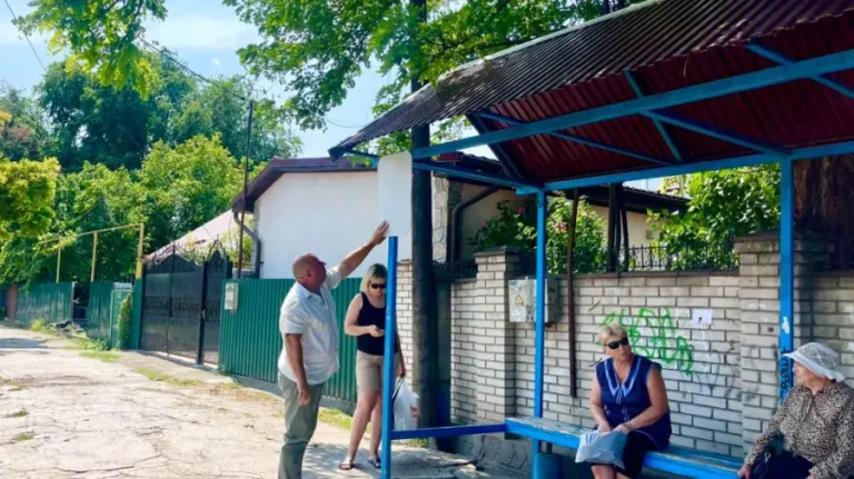 Stațiile de transport public din Bălți vor fi dotate cu panouri informative cu indicarea rutelor și coduri QR