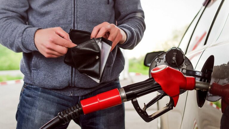 Benzina și motorina mai scumpe joi, 11 septembrie. Care va fi prețul carburanților, mâine