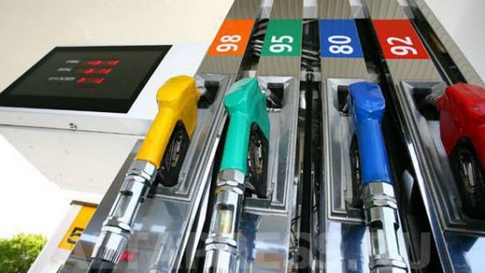 Benzina și motorina mai ieftine mâine, 23 septembrie. Prețul carburanților