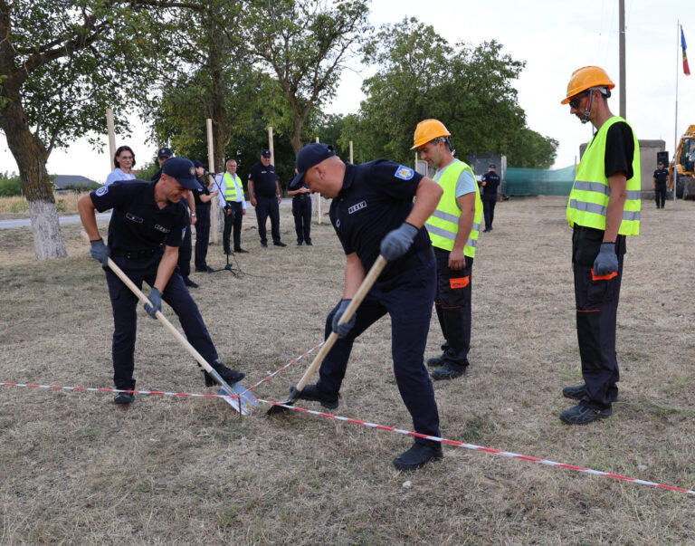 A început construcția unei unități de salvatori și pompieri independente energetic