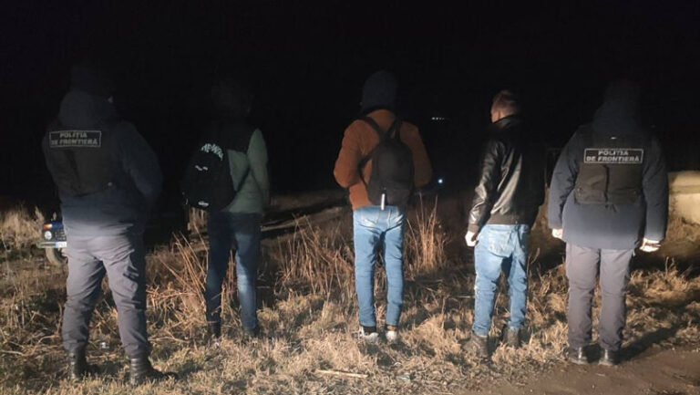 Trei adolescenți reținuți pentru organizarea migrației ilegale pentru asiatici