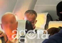 (foto) Vladimir Plahotniuc a urcat în avionul spre Moldova