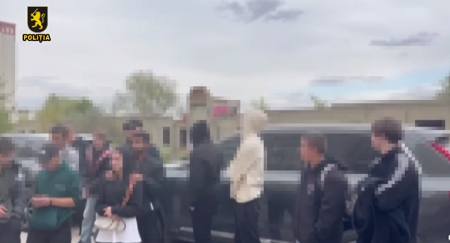 (video) Zeci de persoane reținute la protestul de după alegerile parlamentare. Ce declară poliția