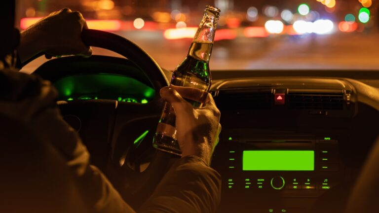 Trei bărbați vor sta la închisoare pentru consum de alcool la volan. Ce concentrații au depistat polițiștii