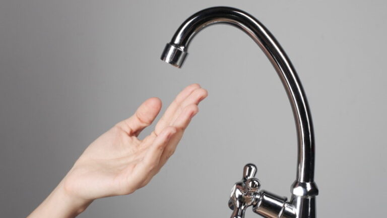 Faceți rezervă de apă! Apa-Canal sistează furnizarea apei pe patru străzi importante din Ciocana pe 21 octombrie