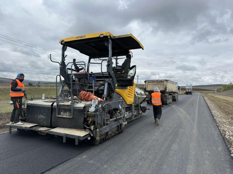 Drumul regional G65 a intrat în reparație. Mii de locuitori din Telenești vor beneficia de traseul reparat