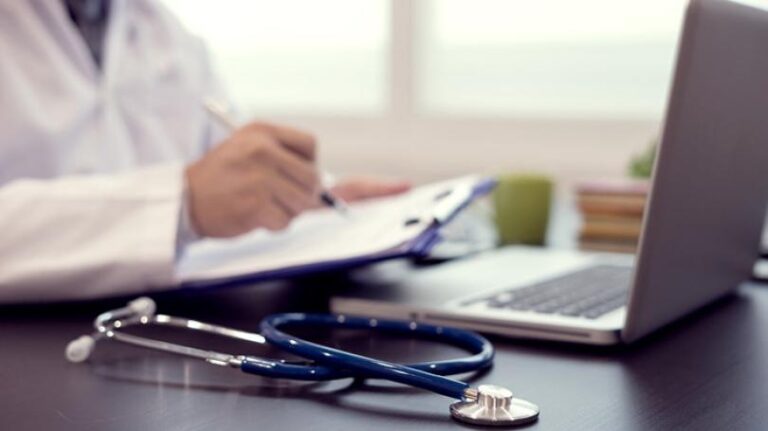 Certificatul pentru concediul medical va fi emis în format digital de către medicii de familie. Când intră în vigoare modificarea