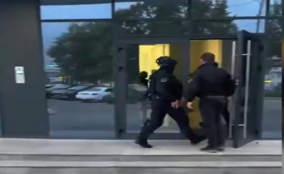(video) Poliția a dat buzna peste o rețea de cazinouri pe internet, cu un venit ilegal de 25.000.000 de lei