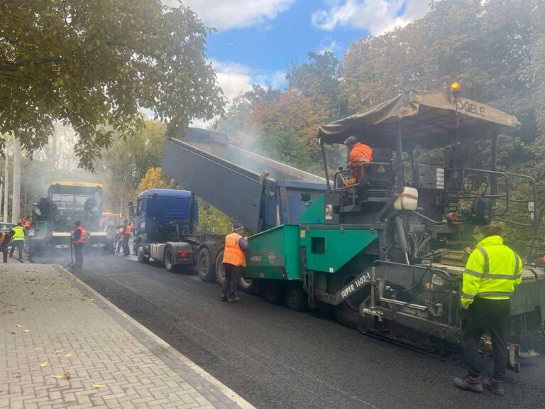 În ultima săptămână au fost aplicate circa 4 400 m.p. de marcaj rutier, iar peste 70 de indicatoare au fost înlocuite